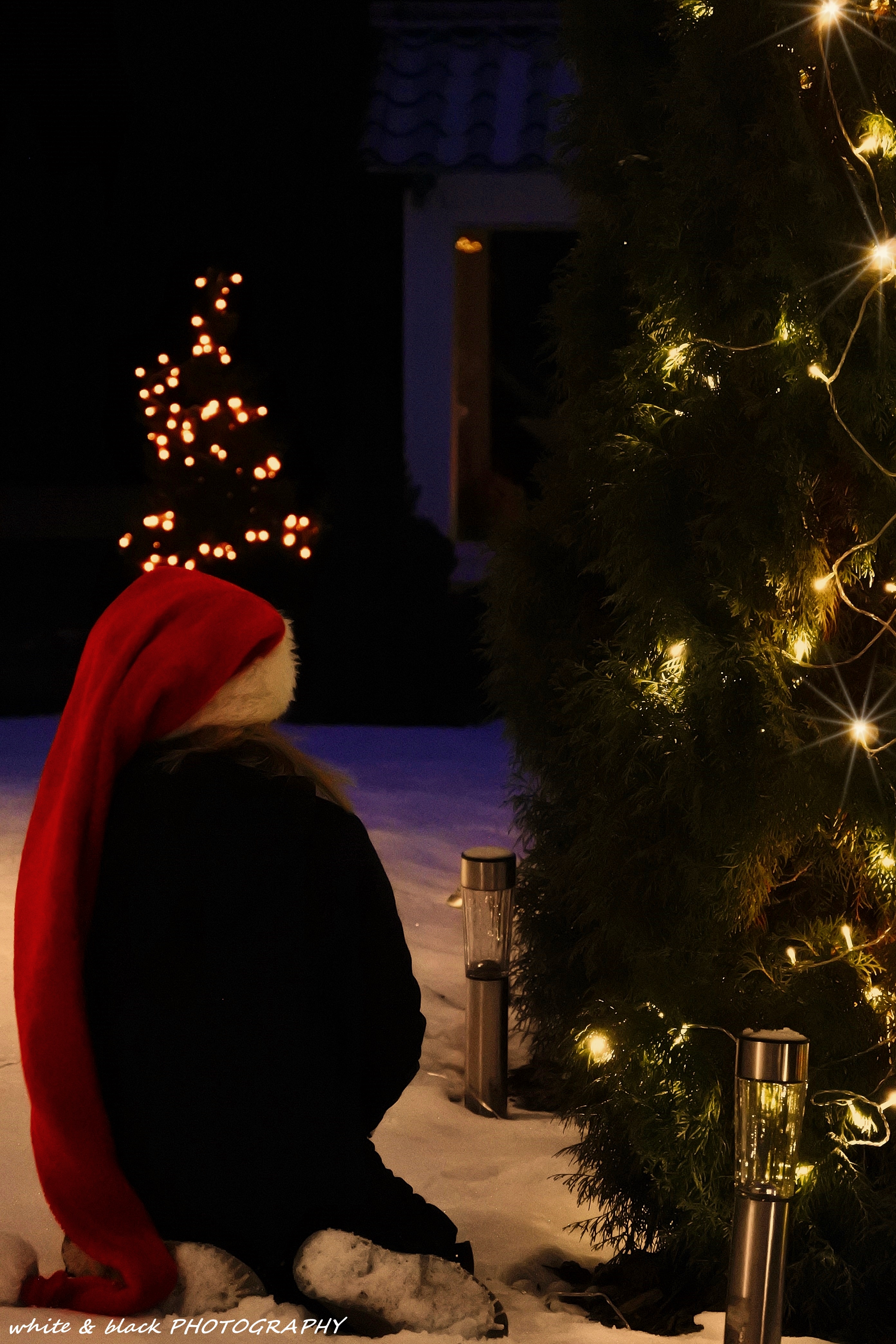 Joulukalenteri Joulumaa pihan koristelu White Black -blogi